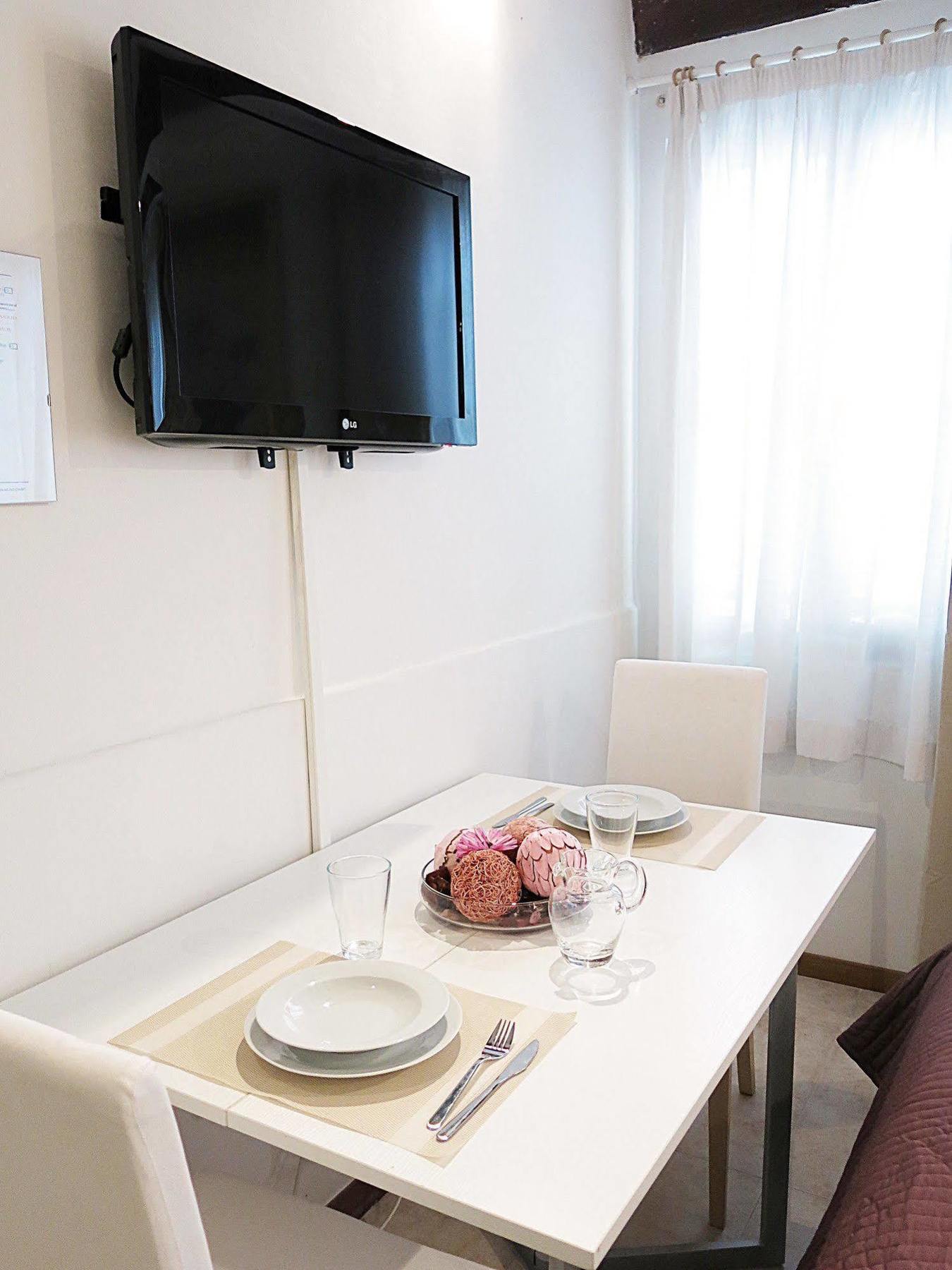 Da Mirella Apartment เวนิส ภายนอก รูปภาพ